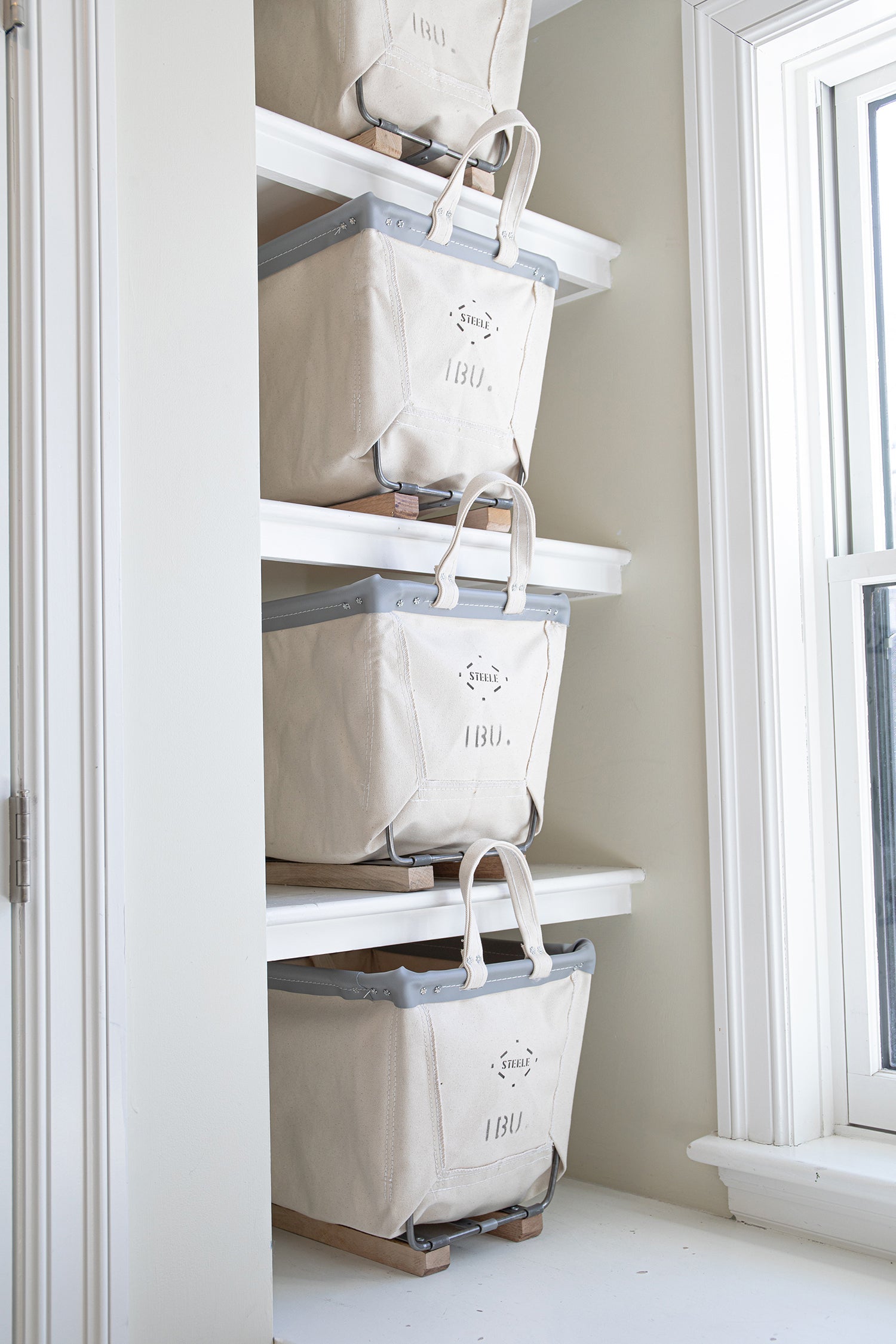 Canvas Small Carry Basket - 1 Bu