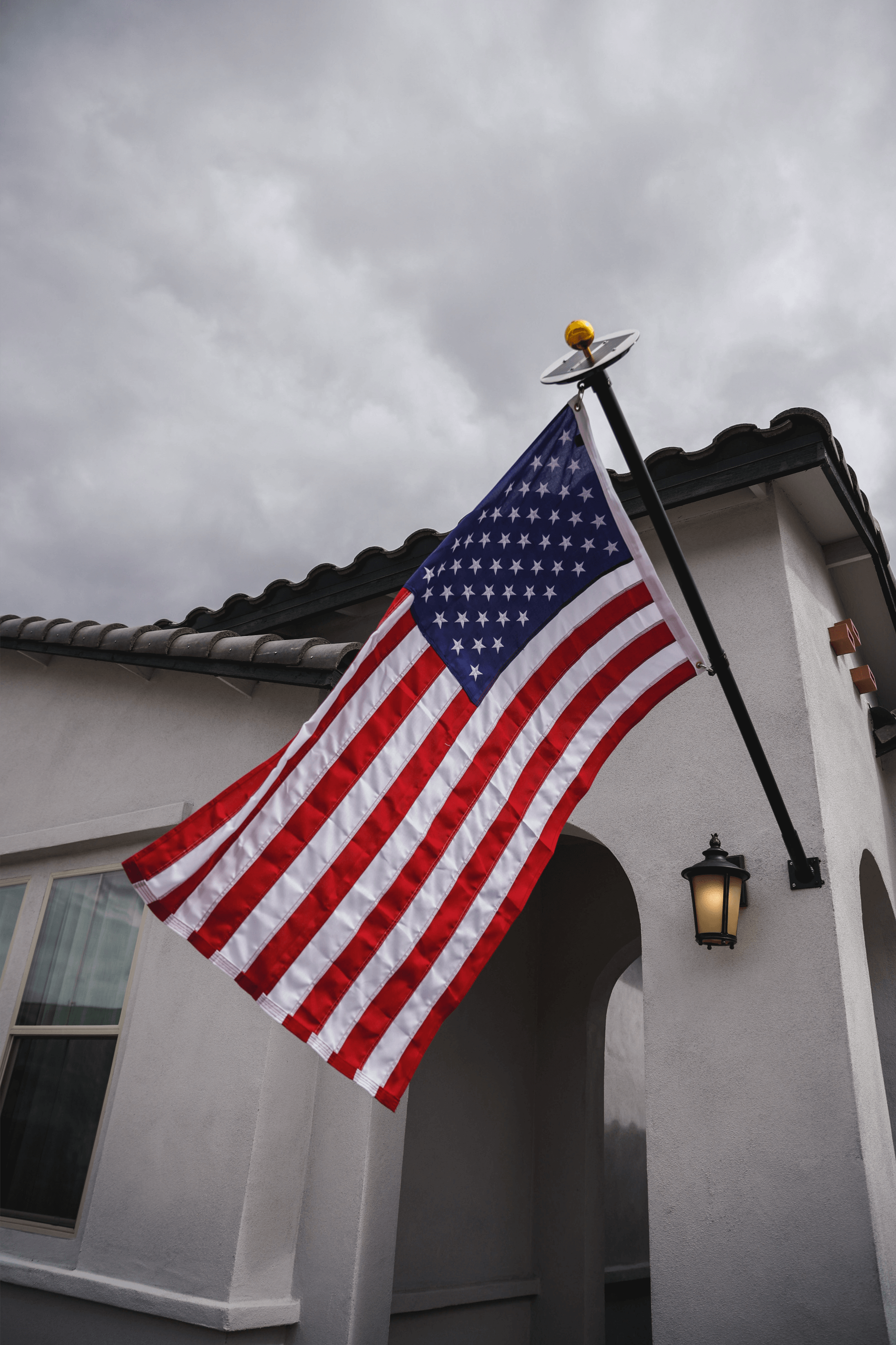 TITAN OUTRIGGER WALL MOUNTED FLAGPOLE KIT